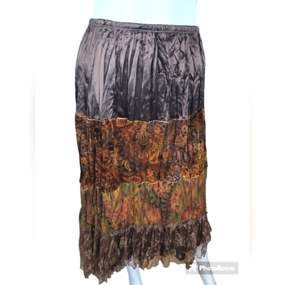 UNYX Floral Print Beautiful Colors/ Contrast 1 Velvet & 2 100% Polyester Skirt S - Picture 1 of 15